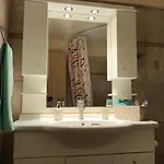 Livieratos شقة ليكسوري